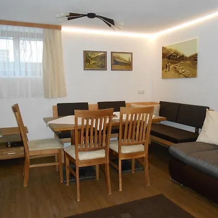 Dolomitenheim 公寓